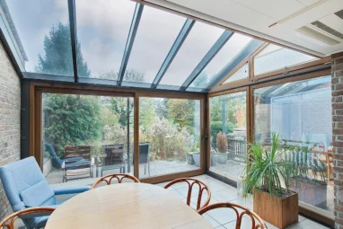 Mettmann-Obschwarzbach: Einfamilienreihenhaus mit Wintergarten, Kamin, Garten und Garage!