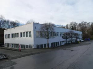 An Glasfaser angeschlossene Bürofläche; optimales, ruhiges Einzelbüro auf Wunsch mit Stellplatz