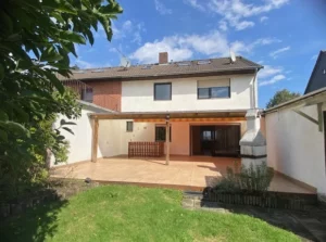 VERKAUFSSTART: Doppelhaushälfte in bester Lage von Hitdorf mit schönem Garten und großer Garage