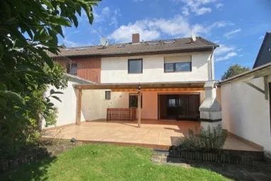VERKAUFSSTART: Doppelhaushälfte in bester Lage von Hitdorf mit schönem Garten und großer Garage