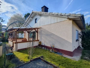 Ein-/Zweifamilienhaus in idyllischer Höhenlage mit herrlichem Ausblick!