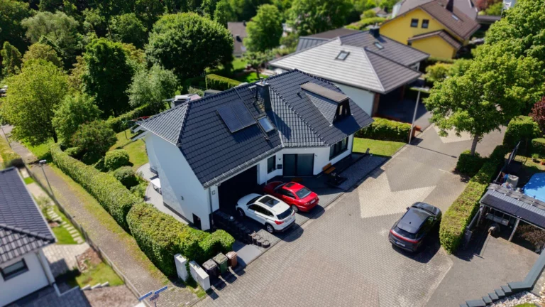 Exklusives Wohnhaus mit Einliegerwohnung und großem Garten in traumhafter Lage vor Limburg!