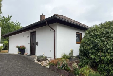 Barrierearmes Wohnen auf einer Ebene: Gepflegter Bungalow mit schönem Grundstück nahe Hamm.
