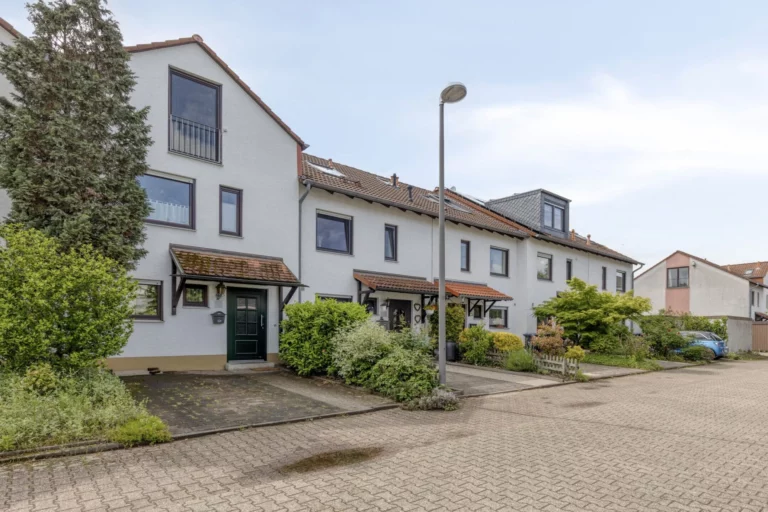 Reihenmittelhaus in ruhiger Spielstraße / Einziehen und Wohlfühlen