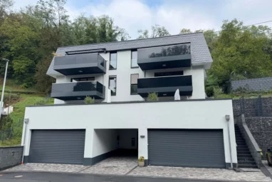 ERSTBEZUG Moderne Eigentumswohnung mit Aufzug, Balkon, Terrasse & TG-Stellplatz in attraktiver Lage!