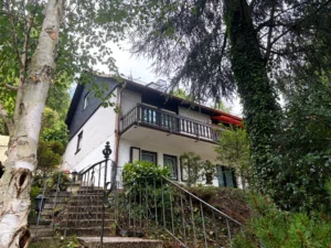 Selbstnutzung oder Kapitalanlage –  Mehrgenerationenhaus 
in zentrumsnaher Lage von Wiehl!