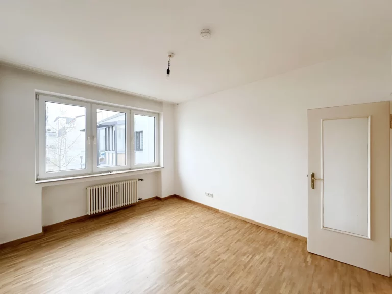 SANIERTE 2-ZIMMERWOHNUNG IN DER STADTMITTE ZU MIETEN!