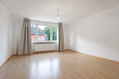 Schöne ca. 56m²  große 2-Zimmer-Wohnung mit Balkon in gepflegtem Mehrfamilienhaus