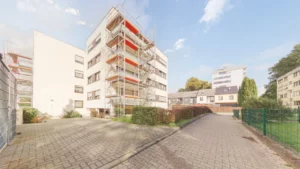 Stilvolles Wohnen im Hochparterre – Raumwunder mit überdachter Loggia in zentraler Lage von Wegberg
