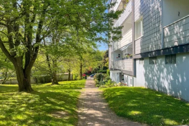 Ideal vermietet – bestens investiert: Top geplfegte Mehrfamilienhausanlage mit 15 Stellplätzen