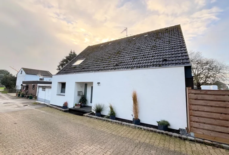 Draußen genießen, drinnen durchatmen: Helles Zuhause in Viersen-Süchteln.