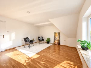 Großzügige 4-Zimmer-Wohnung mit Balkon und Stellplatz zentral in Ittenbach – fußläufig einkaufen!