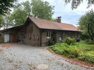 Was für eine Lage – allein zwischen Moers-Kapellen, Niep, Tönisberg und Krefeld!