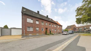 Vielseitiges Mehrfamilienhaus in Heinsberg-Waldenrath: Eigennutzung trifft auf solide Mieteinnahmen