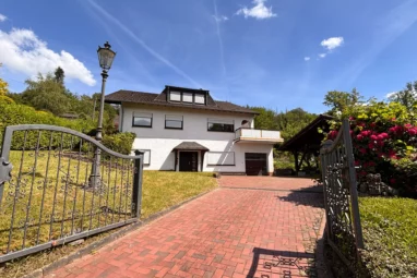 Idyllisch gelegenes Einfamilienhaus mit viel Freiraum in Windeck!
