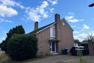 RESERVIERT! Sanierungsobjekt mit Garage in ruhiger Lage von Wesel-Obrighoven