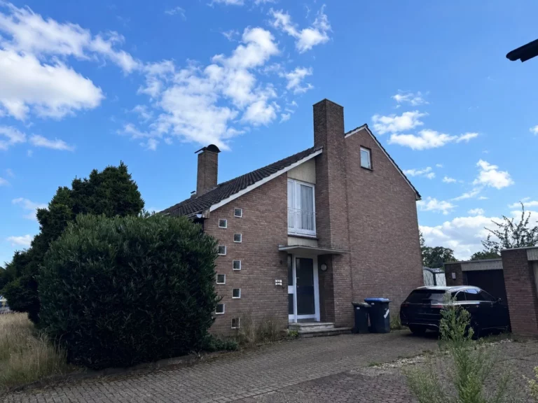 Seltene Gelegenheit: Freistehendes Einfamilienhaus mit Einliegerwohnung in Wesel- Obrighoven