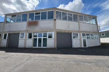 Vielseitige Gewerbehalle mit ca. 323 m², Büro & Sanitärbereich