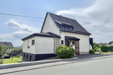 Einfamilienhaus mit viel Platz und Potenzial für die ganze Familie!