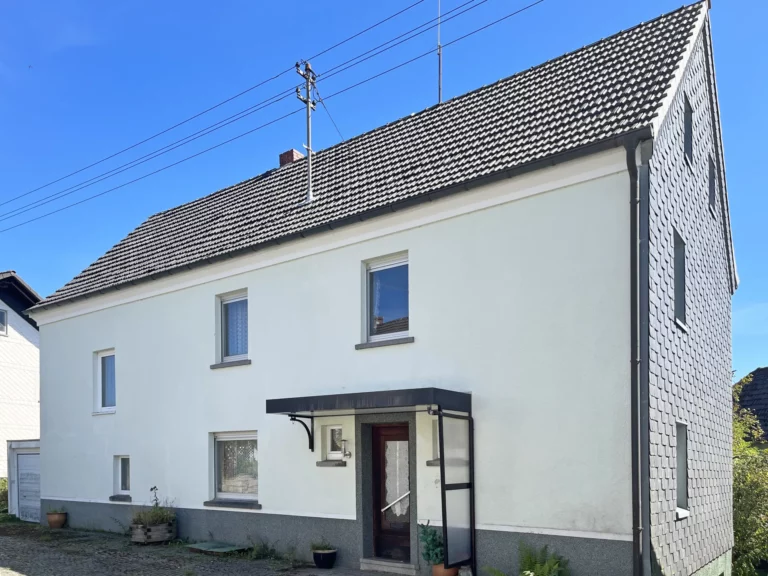 **RESERVIERT** Freistehendes Einfamilienhaus für den handwerklichen Hausherren – nahe Hamm (Sieg)!