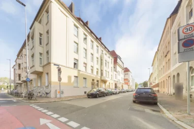 Renovierte 2-Zimmer-Wohnung mit Altbaucharme – zentral am Blücherplatz in Aachen