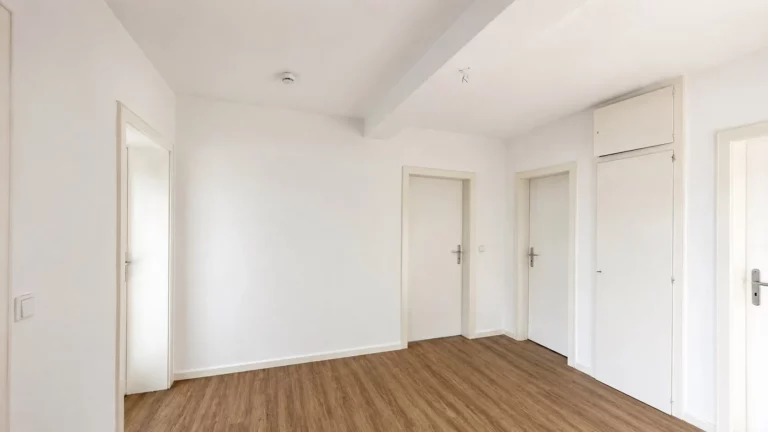 MODERNE 3-ZIMMERWOHNUNG MIT BALKON IM KREFELDER ZENTRUM ZU MIETEN!