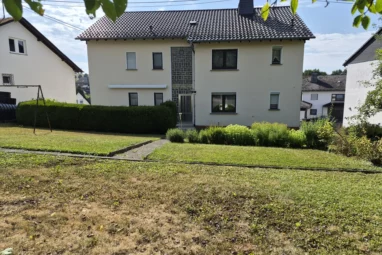 Top-gepflegtes Ein-/Zweifamilienhaus in bevorzugter Wohnlage von Puderbach zu verkaufen!