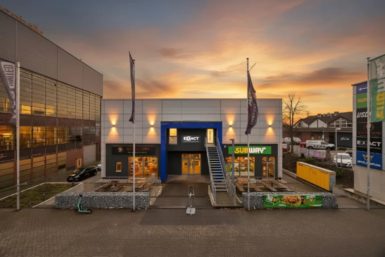 OB – NÄHE CENTRO: MODERNES, VOLL VERMIETETES ENTERTAINMENT-CENTRUM MIT PARKPLÄTZEN ZU VERKAUFEN