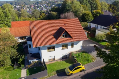 Gepflegtes Einfamilienhaus mit vermieteter ELW auf Erbpachtgrundstück in Randlage von Windeck-Rosbach!