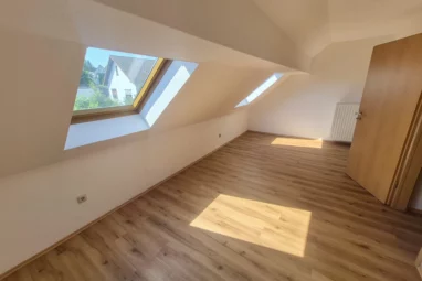 Gepflegtes Reihenmittelhaus mit cleverem Eigentumskonzept und Garage – nähe Puderbach!