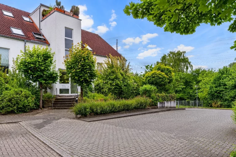 Außergewöhnliche 3 Zi.- Maisonette-Wohnung in beliebter Lage