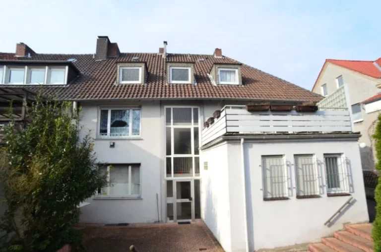 Großzügige Dachgeschosswohnung in zentraler Lage von Unna-Massen