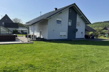 Modernes Einfamilienhaus mit stilvollem Garten, Pool & eigenem Friseursalon in ruhiger Lage nahe Hamm