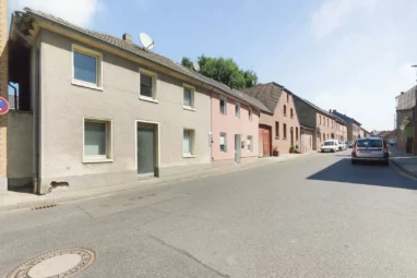 Freiraum für Ihre Vision: Charmantes Sanierungsprojekt mit Scheune & ca. 662 m² Grundstück