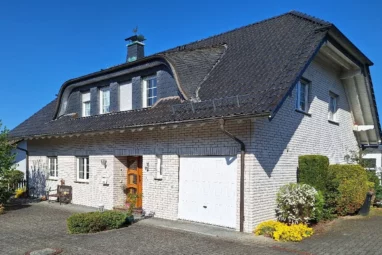 Exklusives Einfamilienhaus mit Weitblick, großzügigem Raumangebot und perfektem Zustand