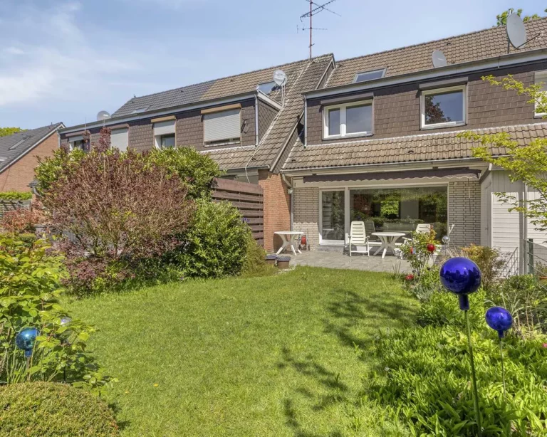 Tolles Reihenhaus mit Südwestgarten, Garage  und  einer EBK in Ratingen-Breitscheid