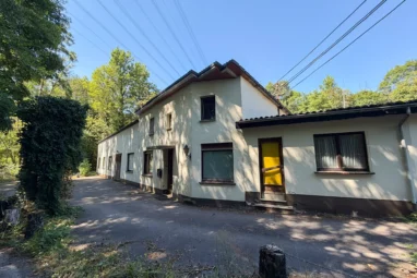 ***RESERVIERT*** Viel Platz für Ihre Ideen – Zweifamilienhaus mit Entwicklungspotenzial in Hamm (Sieg)