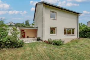 Einfamilienhaus mit Garten, Terrasse und Garage in Bonn-Niederholtorf