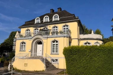 Stilvolle Stadtvilla mit 3 Wohneinheiten im Moltkeviertel!