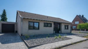 Ebenerdig wohnen nahe dem Wassenberger Wald: Gepflegter Bungalow mit Wärmepumpe, Garten und Garage