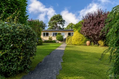 Großzügiger Bungalow mit traumhaftem Garten – wohnen in zentraler Lage von Siegburg