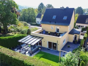 Oberkassel saniertes, erweitertes Familienhaus in begehrter Lage mit toll angelegtem Garten