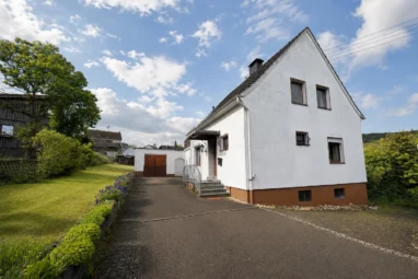 Einfamilienhaus mit großem Garten