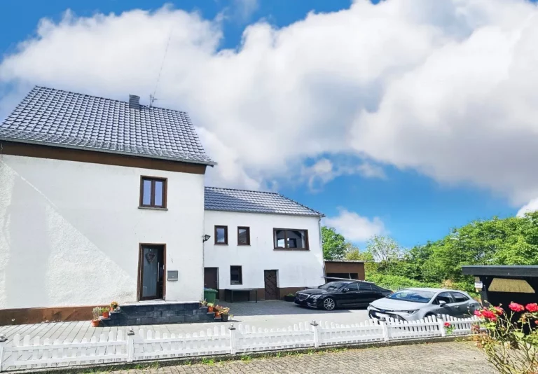 Hochwertig renov. Wohnhaus mit  Ausblick in Höhenlage, ca.3 Min. bis Linz + ca. 30 Min. bis Bonn
