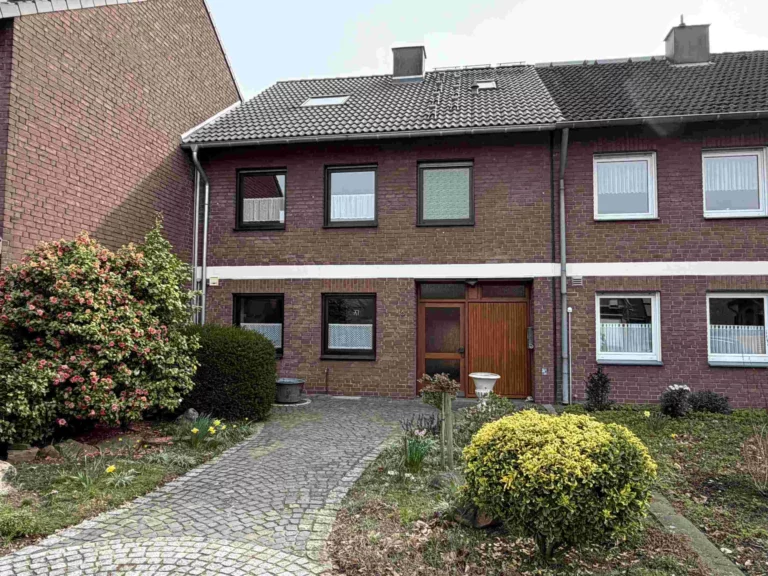 Top-gepflegtes, sehr geräumiges Reihenhaus in ruhiger Wohnlage von Neukirchen-Vluyn