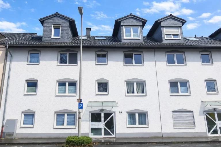 Kapitalanlage: Vermietete 2-Zimmer-Wohnung mit Loggia in gefragter Lage
