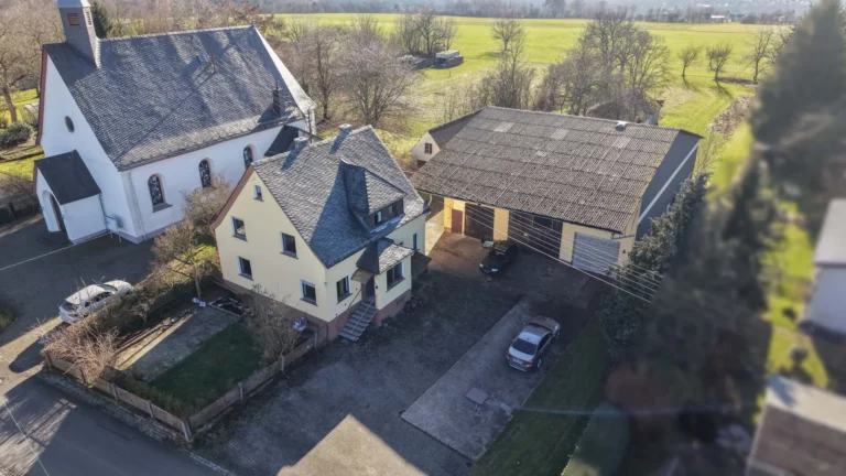 *RESERVIERT* Einfamilienhaus mit großem Nebengebäude – großzügiges Grundstück inklusive!