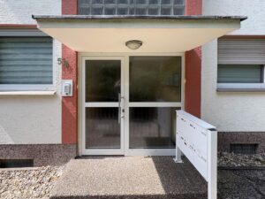 Gut geschnittene Dachgeschosswohnung in Unna-Massen mit Stellplatz